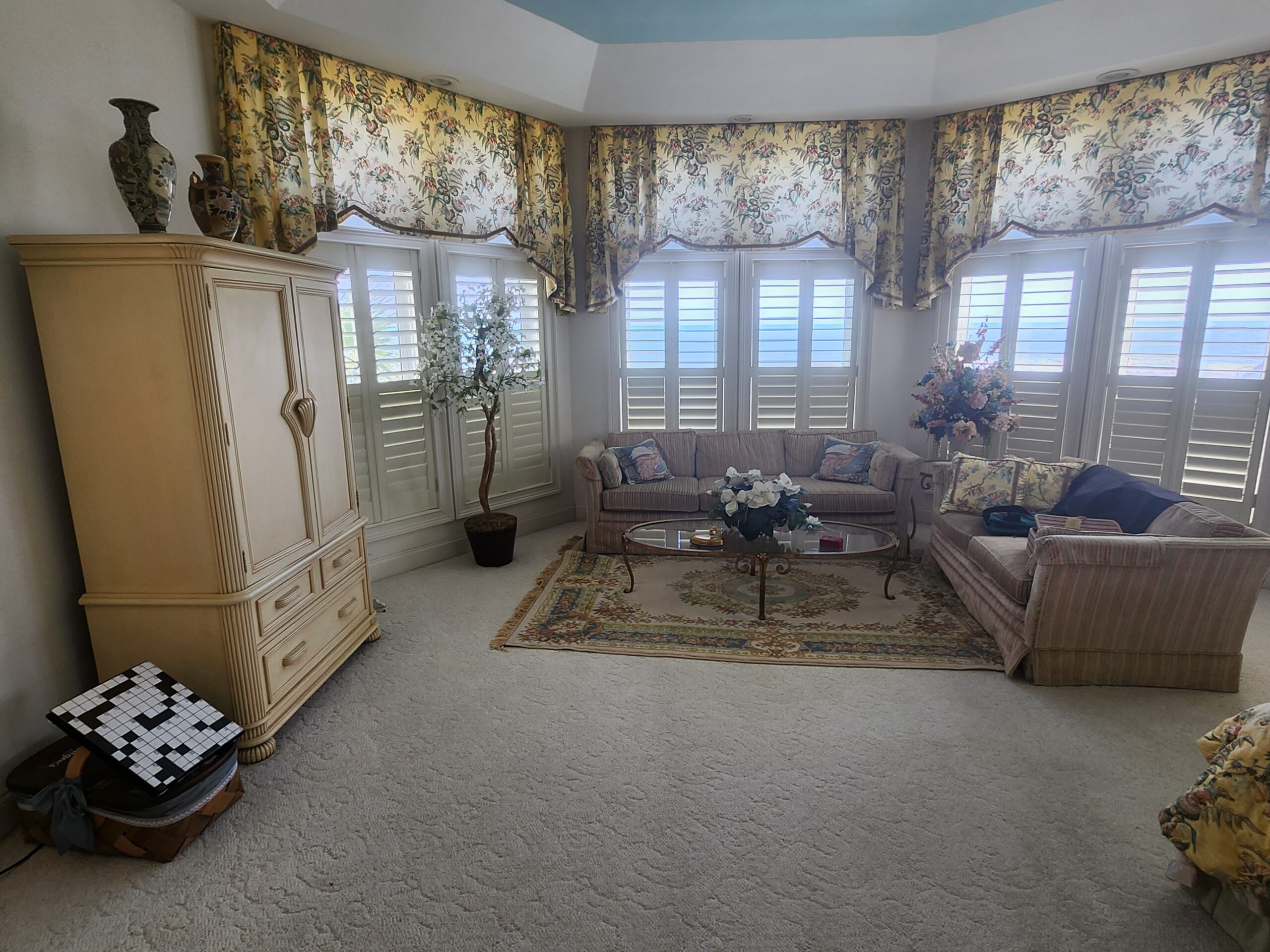 Sunroom furniture and coastal decor